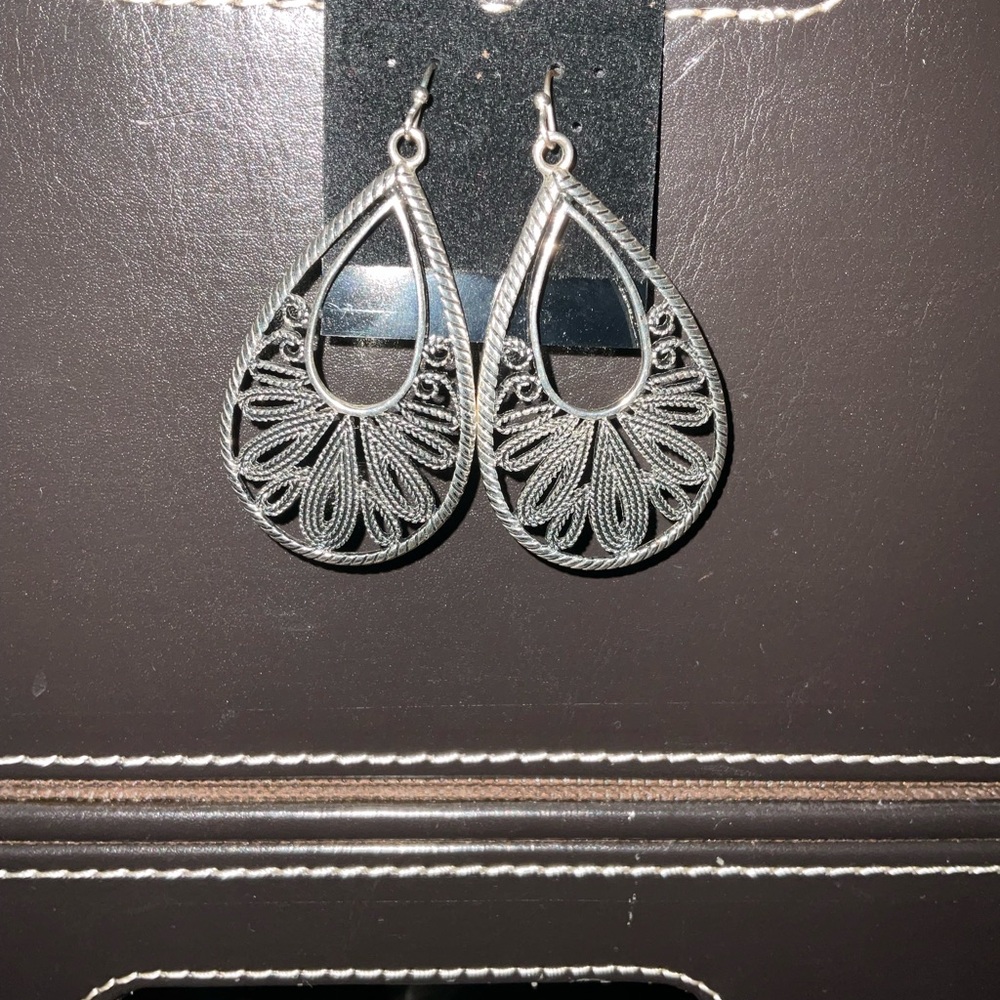 Earrings, premier Designs Rumba silver plated fashion earrings - Picture 7 of 8
